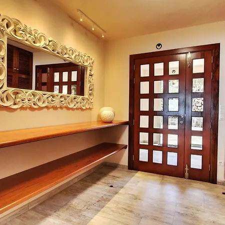 Villa Javier La Palma *